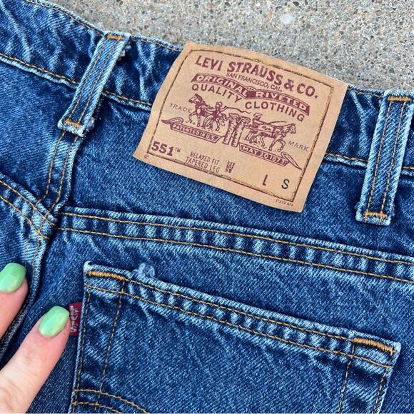 Vintage 90s Levi’s 551 relaxed fit tapered leg jeans Women’s 4 Short - Picture 5 of 8